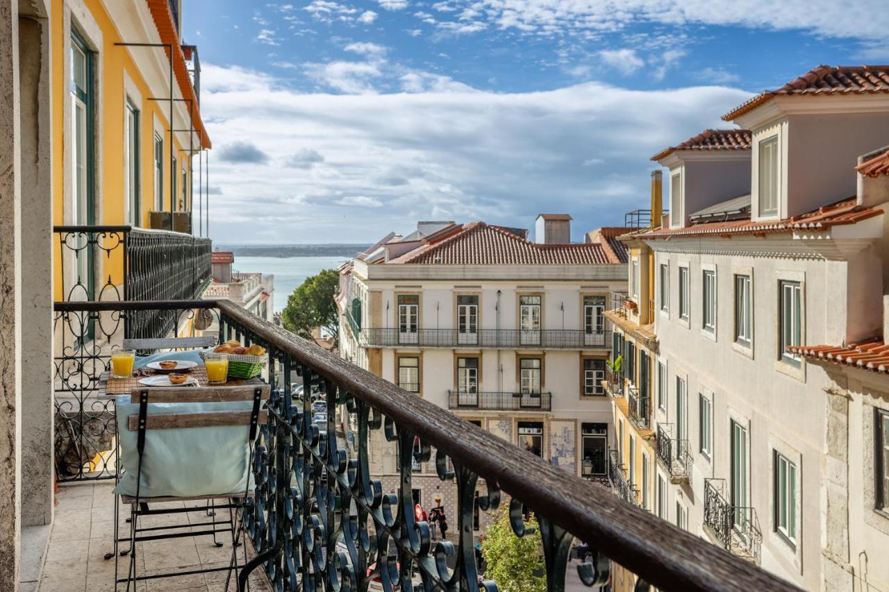 Castelo Apartment - Beautiful Balcony View Lisbona Esterno foto